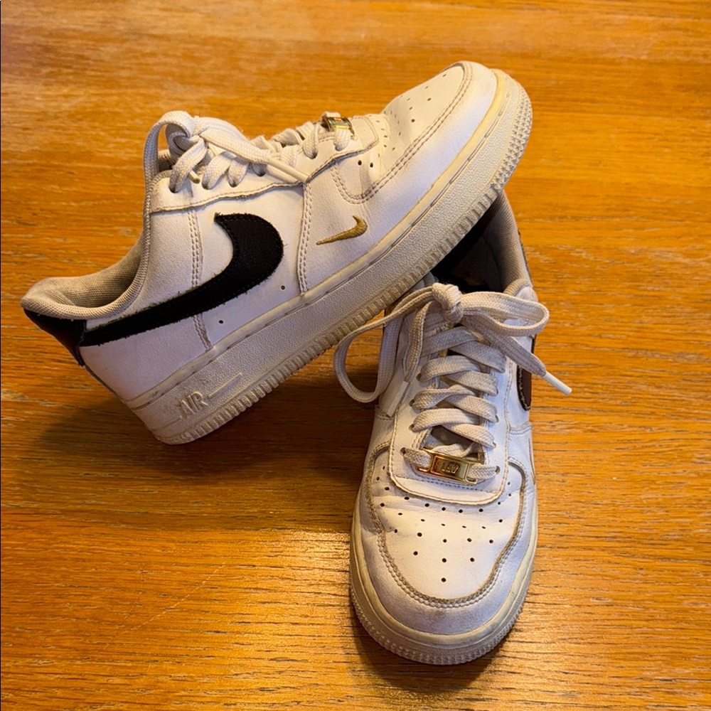 Nike White Sneakers Breathable Design Rubber Soles - Picture 4 of 5